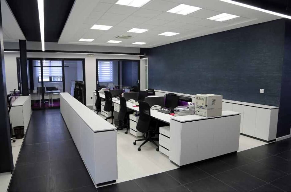 The Latest Trends in Luxurious Office Furniture in Dubai