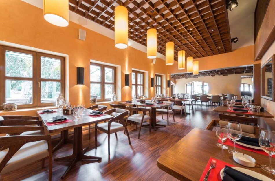 Best Restaurant Interior Design Ideas to Make a Luxury Restaurant in Dubai